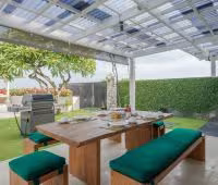 Villa Karang Kembar 3, Essen im Freien